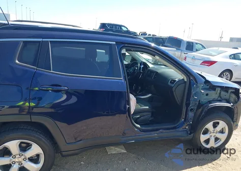 2021 Jeep Compass Latitude 4X4 z USA, uszkodzony, nr VIN 3C4NJDBB8MT584150